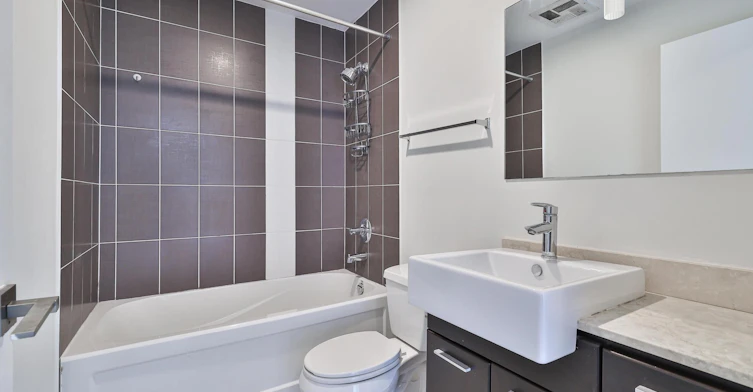2412-770 Bay Street, Toronto, ON, M5G 0A6 - 30
