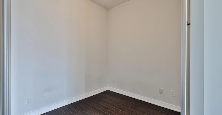 2412-770 Bay Street, Toronto, ON, M5G 0A6 - 17