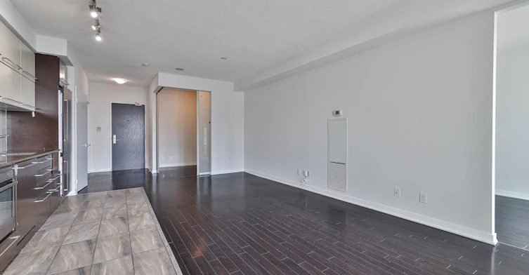 2412-770 Bay Street, Toronto, ON, M5G 0A6 - 16