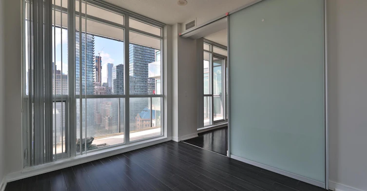 2412-770 Bay Street, Toronto, ON, M5G 0A6 - 23