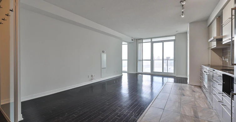 2412-770 Bay Street, Toronto, ON, M5G 0A6 - 9