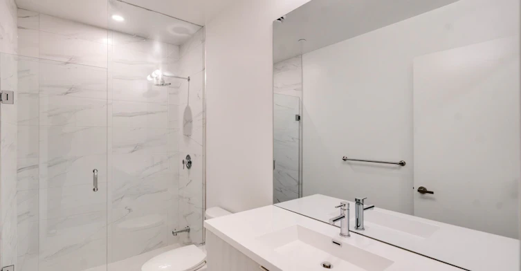 5908-138 Downes Street, Toronto, ON, M5E 0E4 - 5