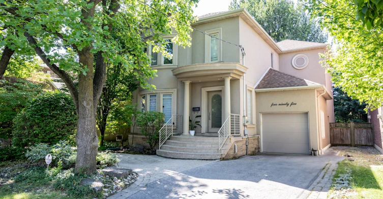 495 Deloraine Avenue, Toronto, ON, M5M 2C1