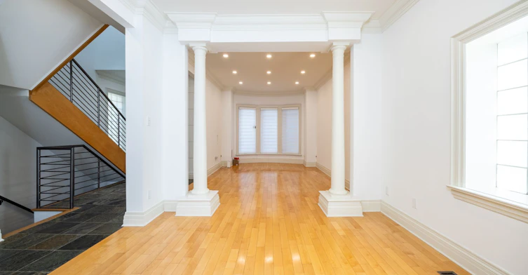 495 Deloraine Avenue, Toronto, ON, M5M 2C1 - 9