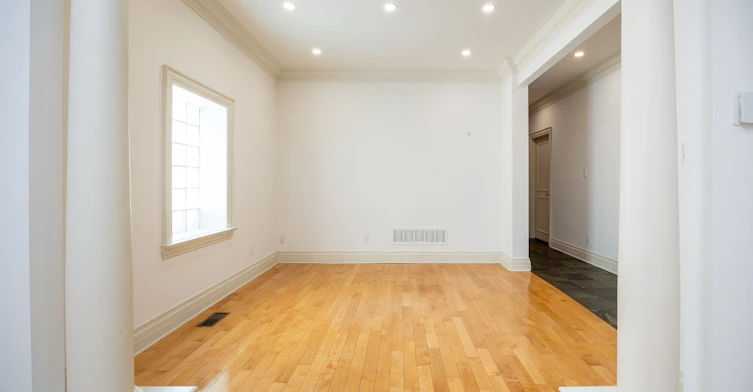 495 Deloraine Avenue, Toronto, ON, M5M 2C1 - 7