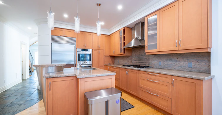 495 Deloraine Avenue, Toronto, ON, M5M 2C1 - 20