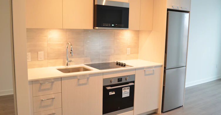 637-30 Dreamers Way, Toronto, ON, M5A 0Y7 - 3
