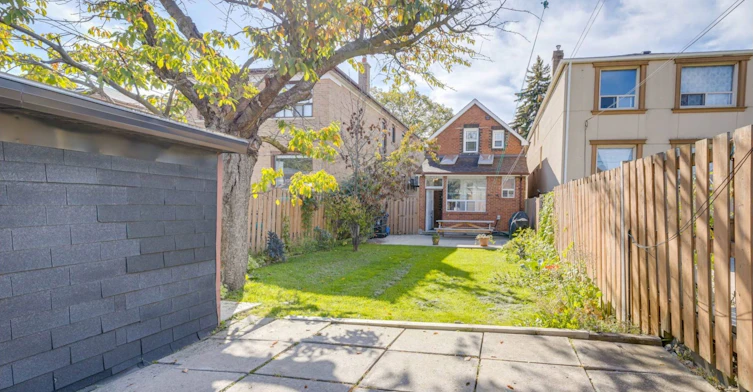34 Ashbury Avenue, Toronto, ON, M6V 1V7 - 10