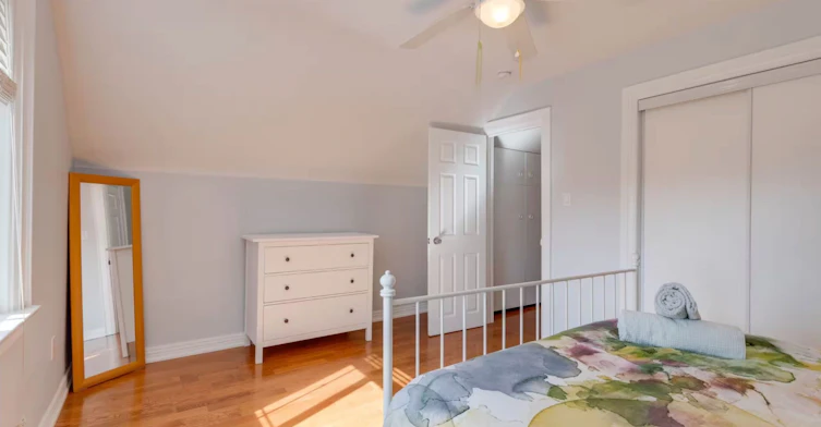 34 Ashbury Avenue, Toronto, ON, M6V 1V7 - 13