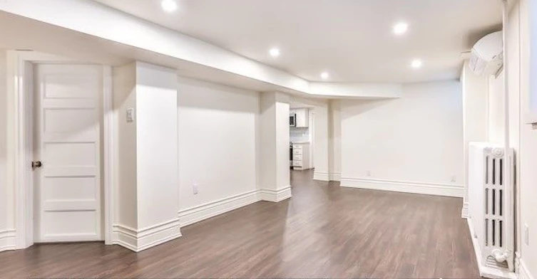 Lower-3 Glencairn Avenue, Toronto, ON, M4R 1M6 - 5