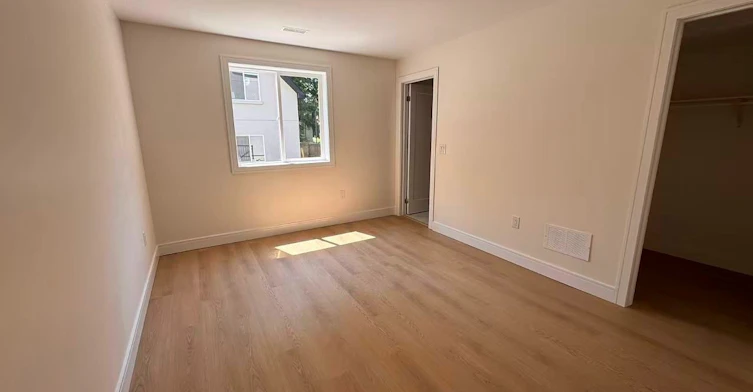 1A-53 Bishop Avenue, Toronto, ON, M2M 1Z4