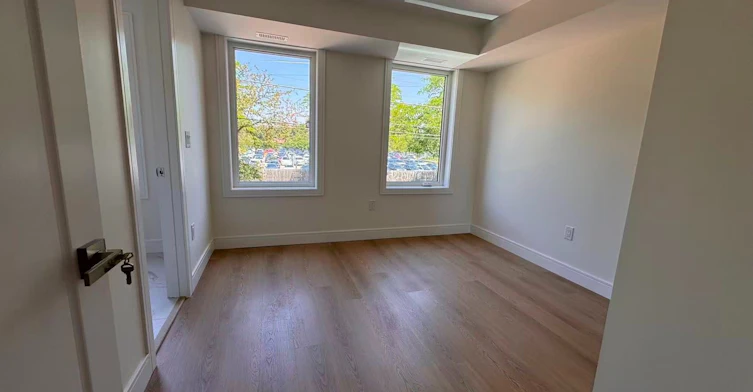 4-53 Bishop Avenue, Toronto, ON, M2M 1Z4