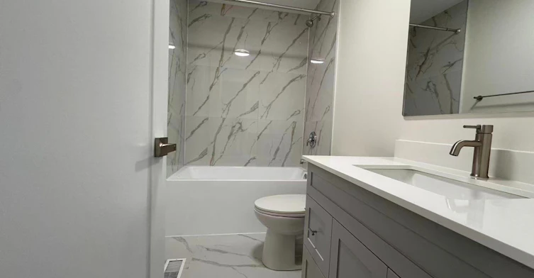 4-53 Bishop Avenue, Toronto, ON, M2M 1Z4 - 5