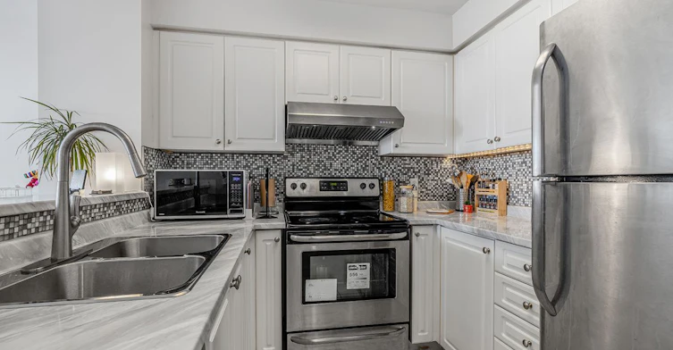 UPH3-8 Pemberton Avenue, Toronto, ON, M2M 4K8 - 10