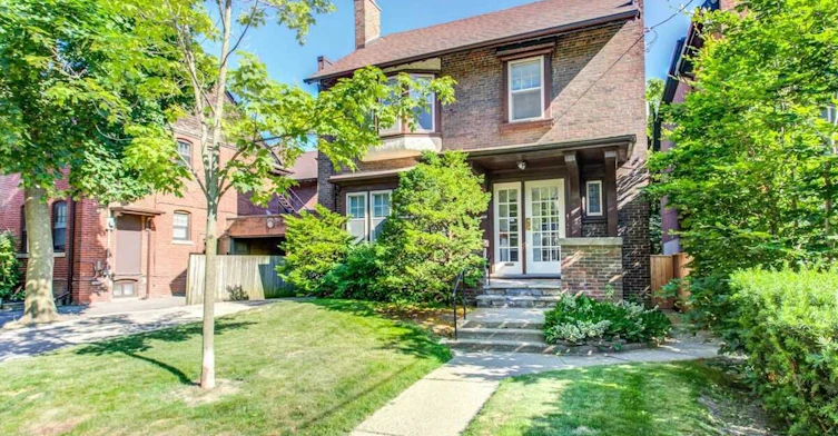 169 Balmoral Avenue, Toronto, ON, M4V 1J8