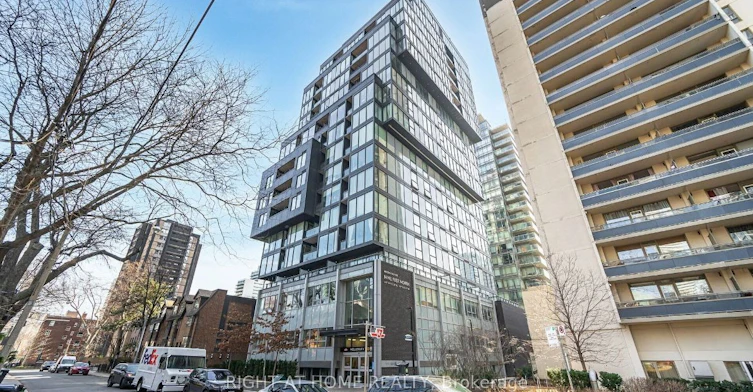 403-17 Dundonald Street, Toronto, ON, M4Y 0E4 - 2