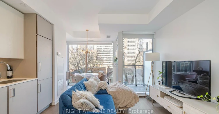 403-17 Dundonald Street, Toronto, ON, M4Y 0E4 - 6