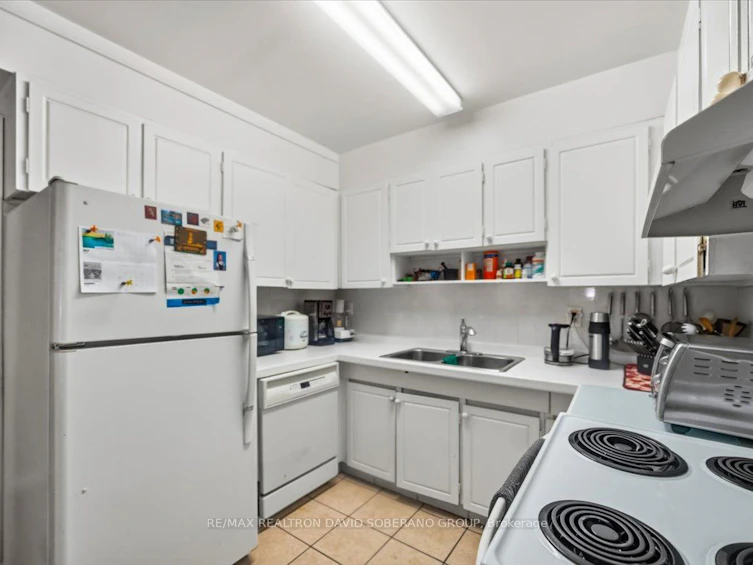 601-130 Neptune Drive, Toronto, ON, M6A 1X5 - 13