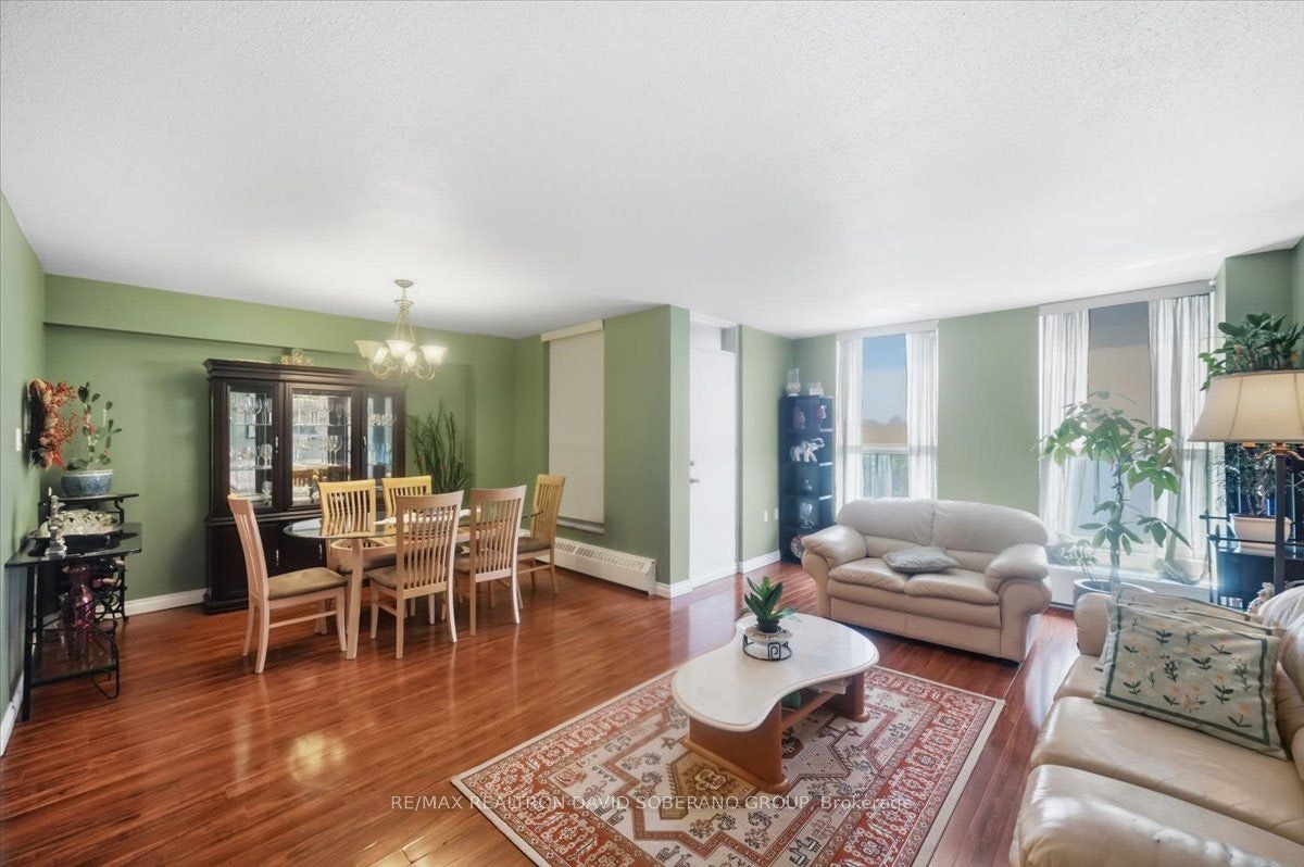 601-130 Neptune Drive, Toronto, ON, M6A 1X5 - 8