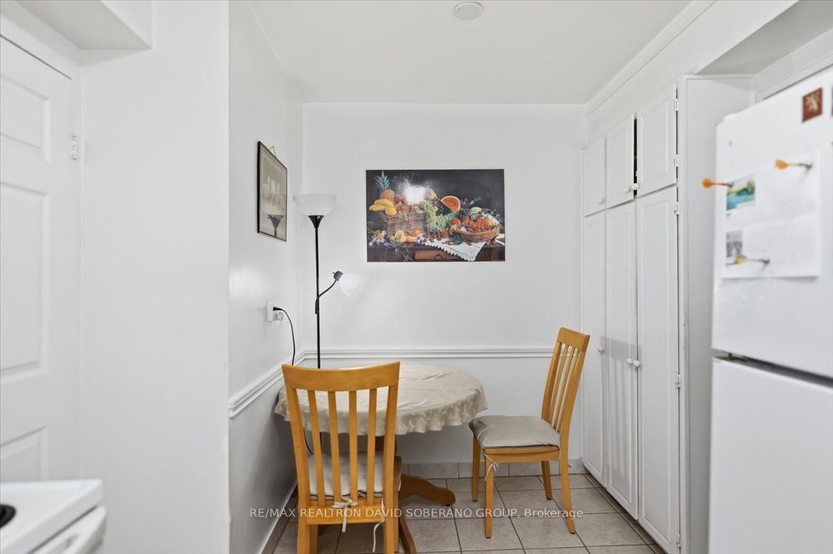 601-130 Neptune Drive, Toronto, ON, M6A 1X5 - 15