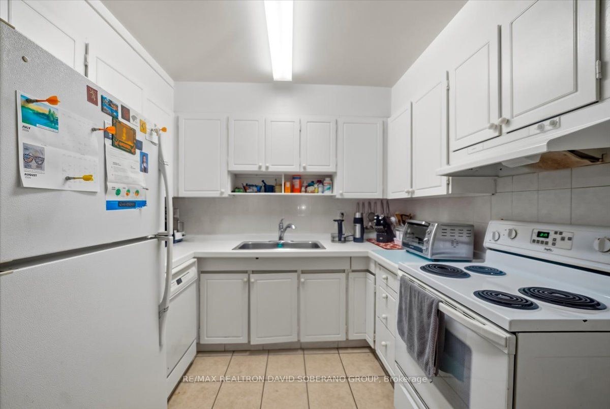 601-130 Neptune Drive, Toronto, ON, M6A 1X5 - 14