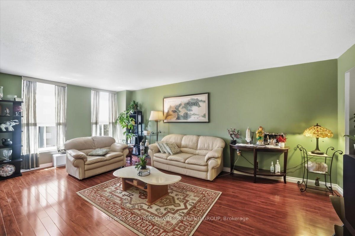 601-130 Neptune Drive, Toronto, ON, M6A 1X5 - 7
