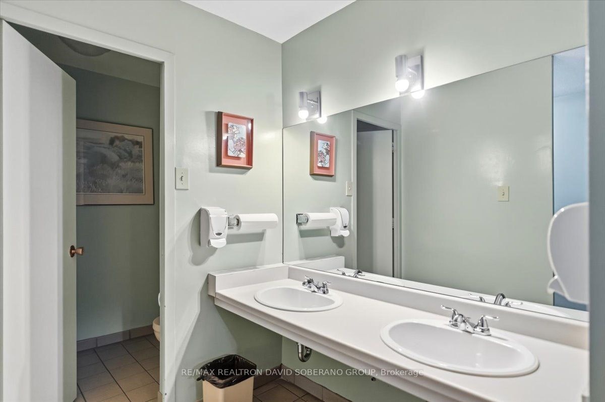 601-130 Neptune Drive, Toronto, ON, M6A 1X5 - 26