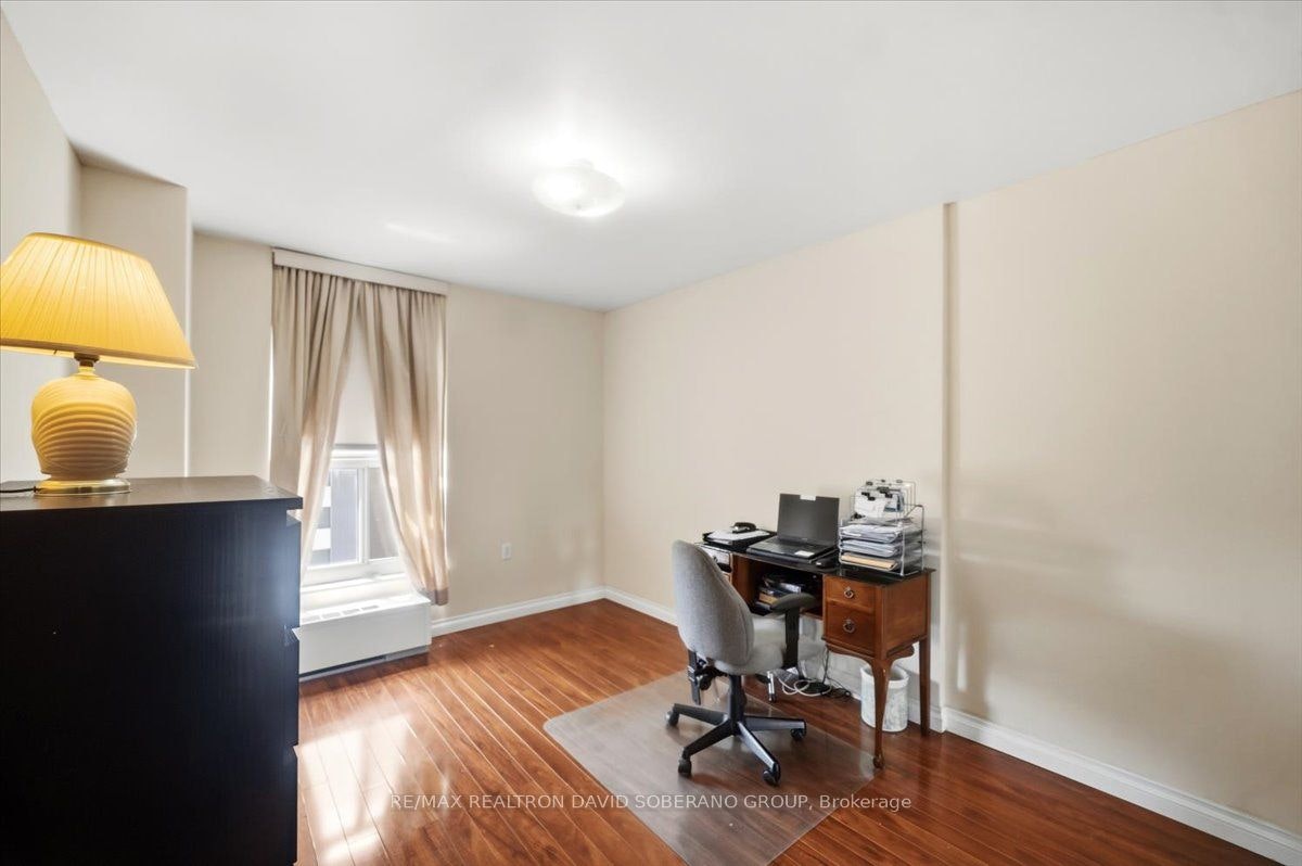 601-130 Neptune Drive, Toronto, ON, M6A 1X5 - 27