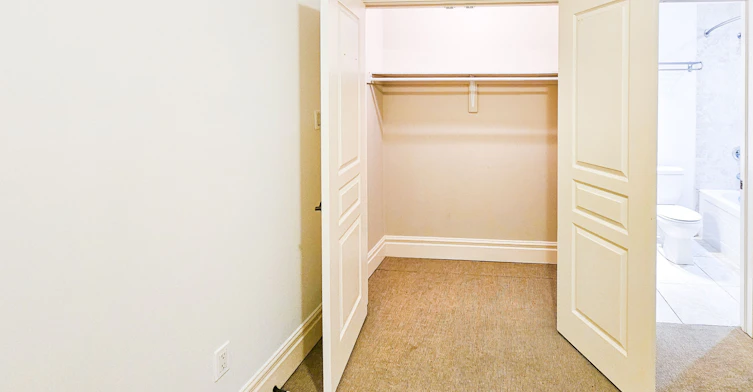 Basement 2-22 Roberta Drive, Toronto, ON, M6A 2J5 - 4