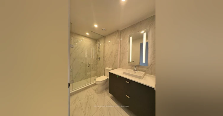 1404-10 Inn ON The Park Drive, Toronto, ON, M3C 0P9 - 16