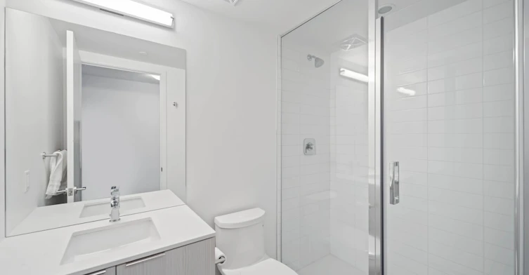 812-158 Front Street E, Toronto, ON, M5A 0K9 - 4