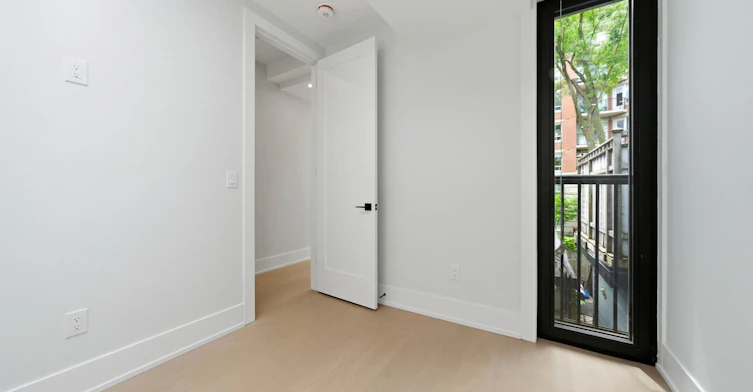 2-21 Belmont Street S, Toronto, ON, M5R 1P9 - 12