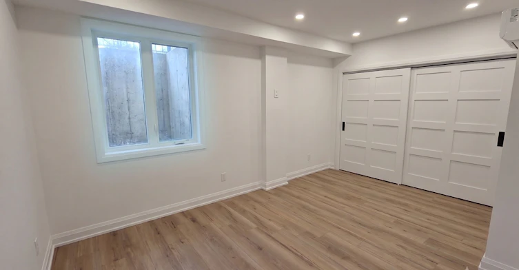 LS-55 Camberwell Road, Toronto, ON, M6C 3E7 - 10