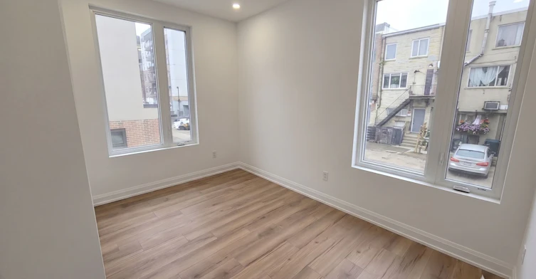 LS-55 Camberwell Road, Toronto, ON, M6C 3E7 - 7