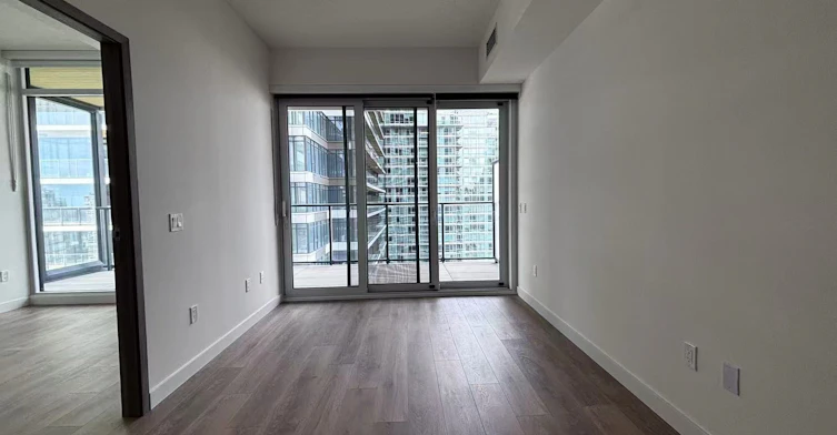 2506-3 Concord Cityplace Way, Toronto, ON, M5V 0X4 - 3