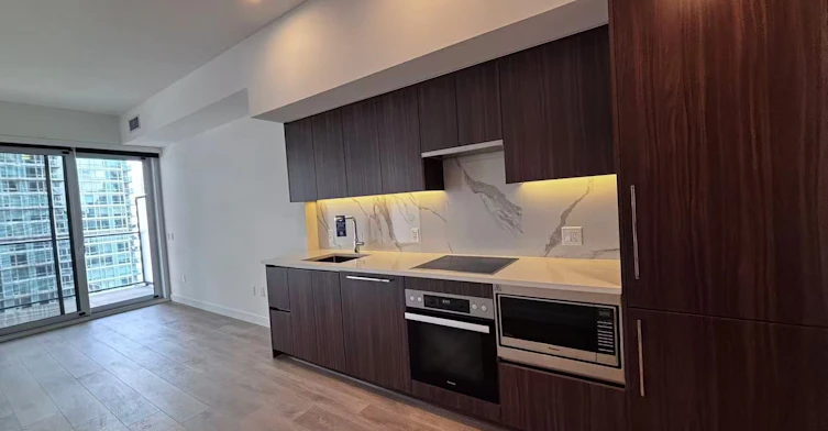 2506-3 Concord Cityplace Way, Toronto, ON, M5V 0X4