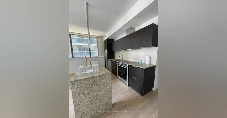 302-8 Charlotte Street, Toronto, ON, M5V 0K4 - 4