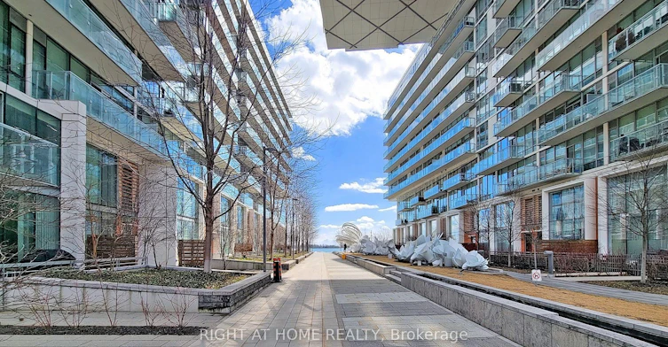920-39 Queens Quay E, Toronto, ON, M5E 0A5 - 2