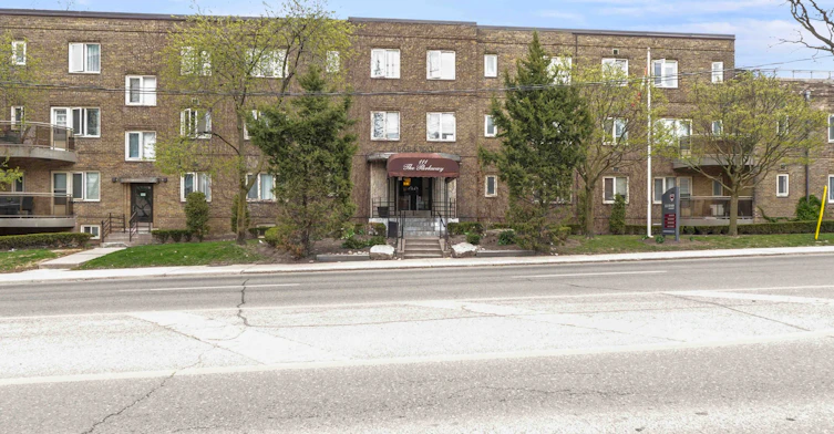 306-111 Oriole Parkway, Toronto, ON, M5P 2G9