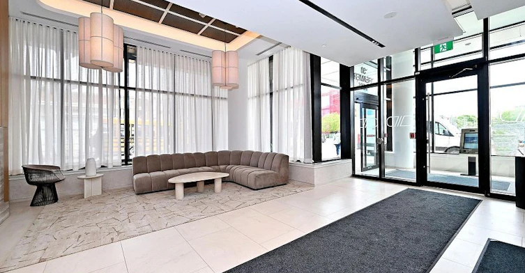 1609-10 Oak Street, Toronto, ON, M5A 0Z1