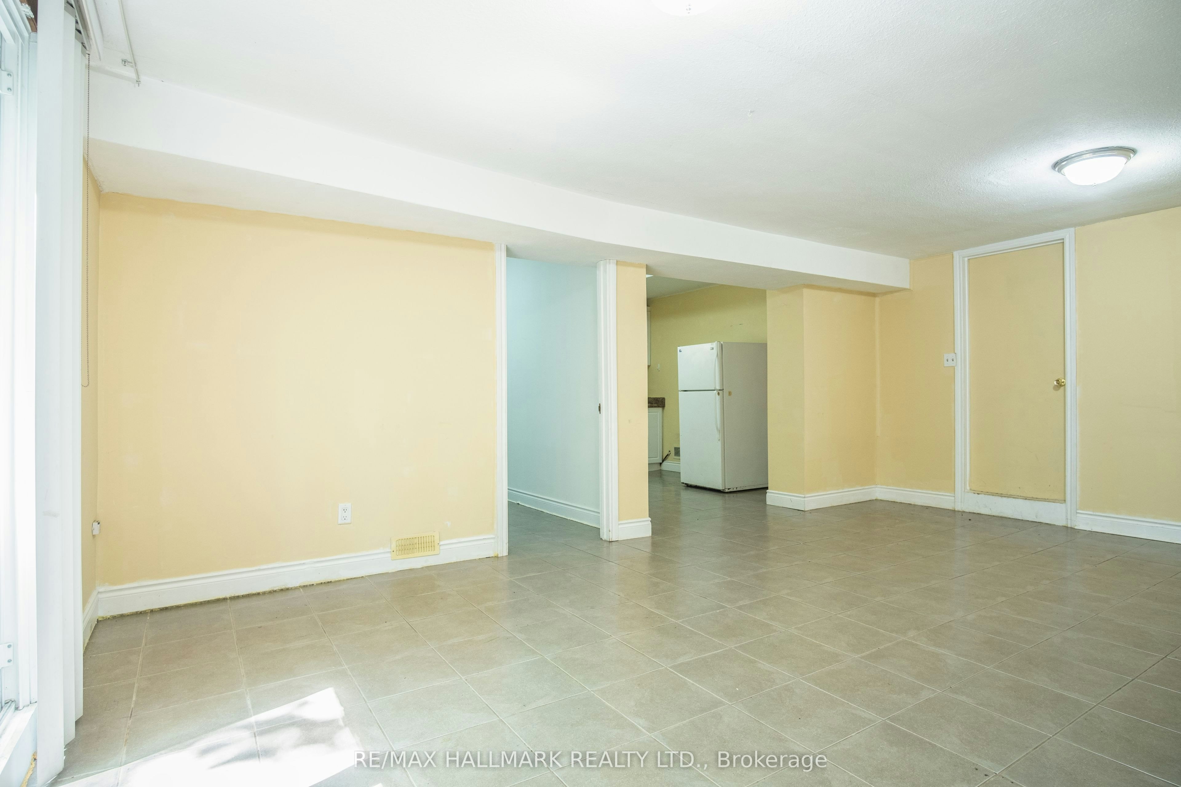 Basement-399 Lawrence Avenue W, Toronto, ON, M5M 1C1 - 9
