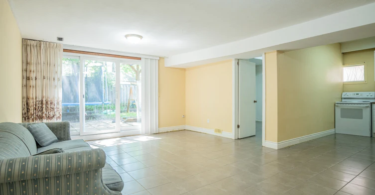Basement-399 Lawrence Avenue W, Toronto, ON, M5M 1C1 - 3