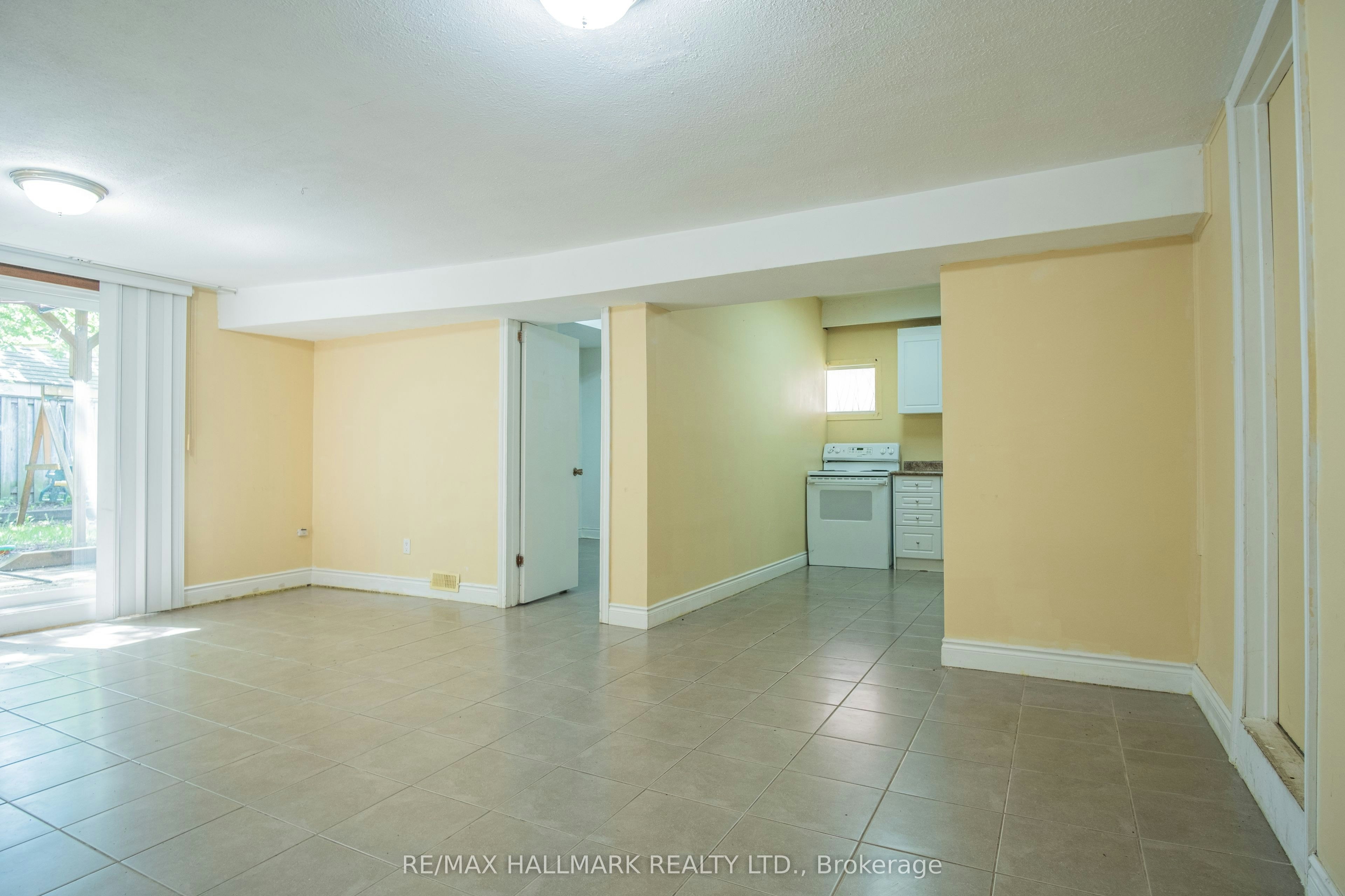 Basement-399 Lawrence Avenue W, Toronto, ON, M5M 1C1 - 4