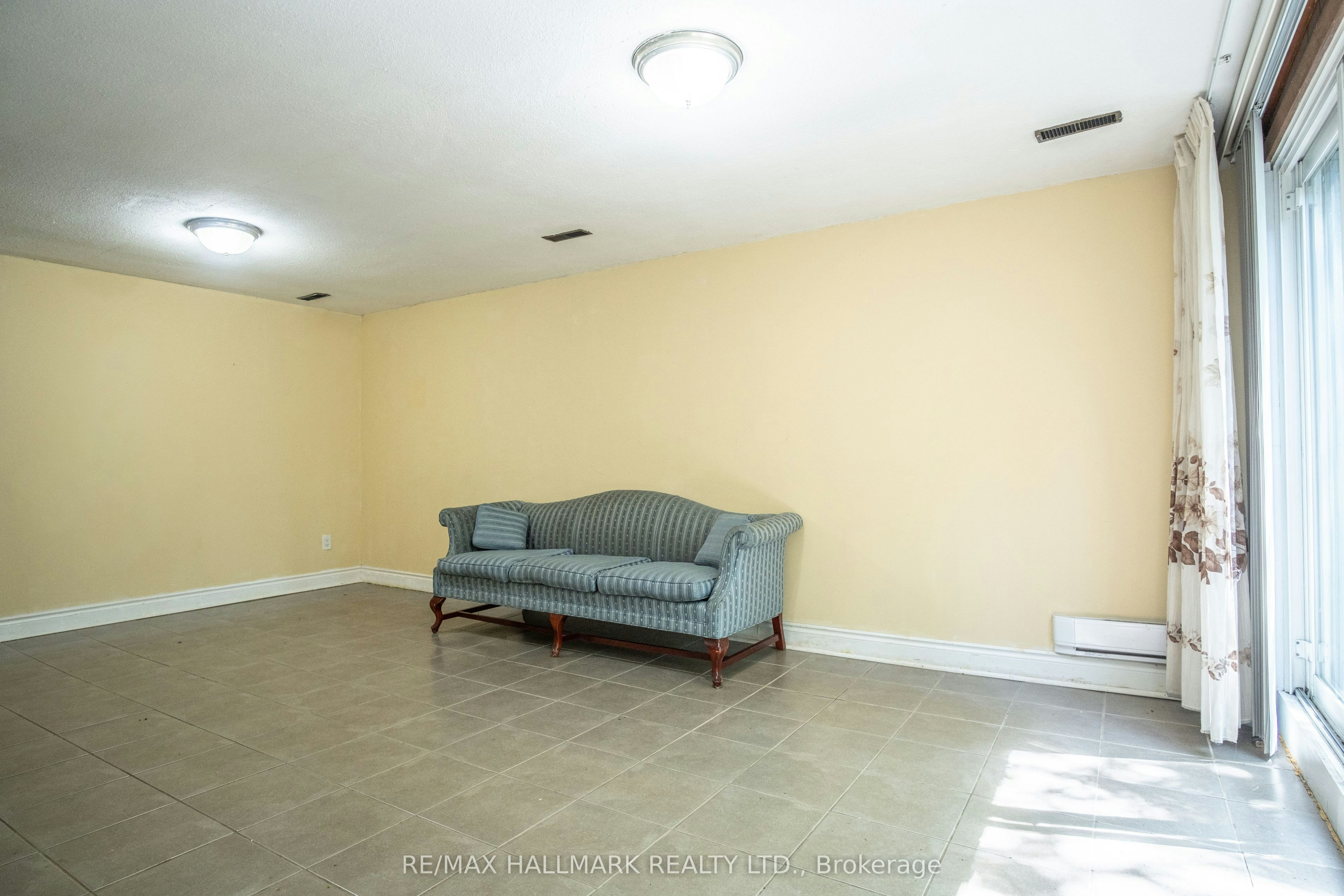 Basement-399 Lawrence Avenue W, Toronto, ON, M5M 1C1 - 6