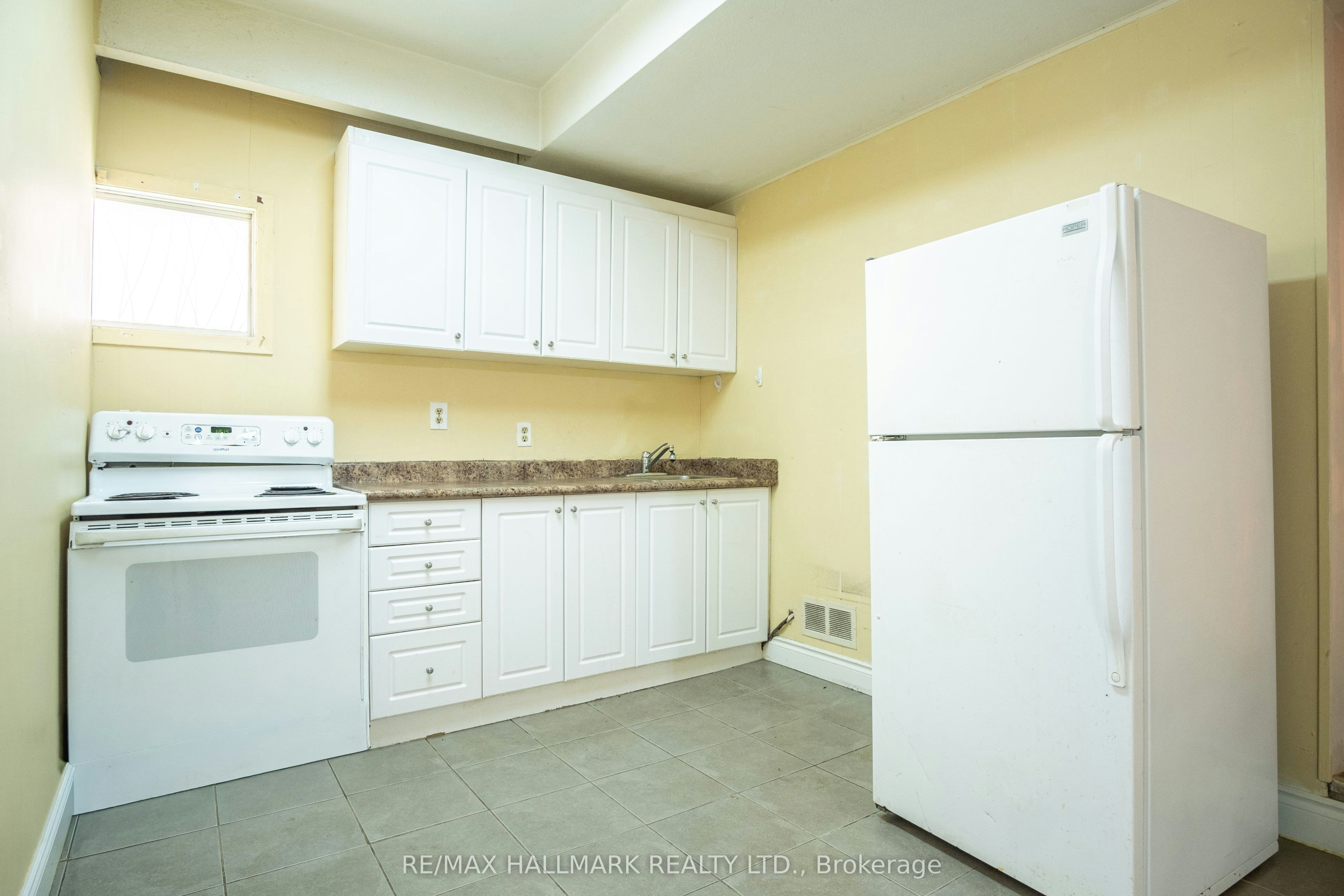 Basement-399 Lawrence Avenue W, Toronto, ON, M5M 1C1 - 17