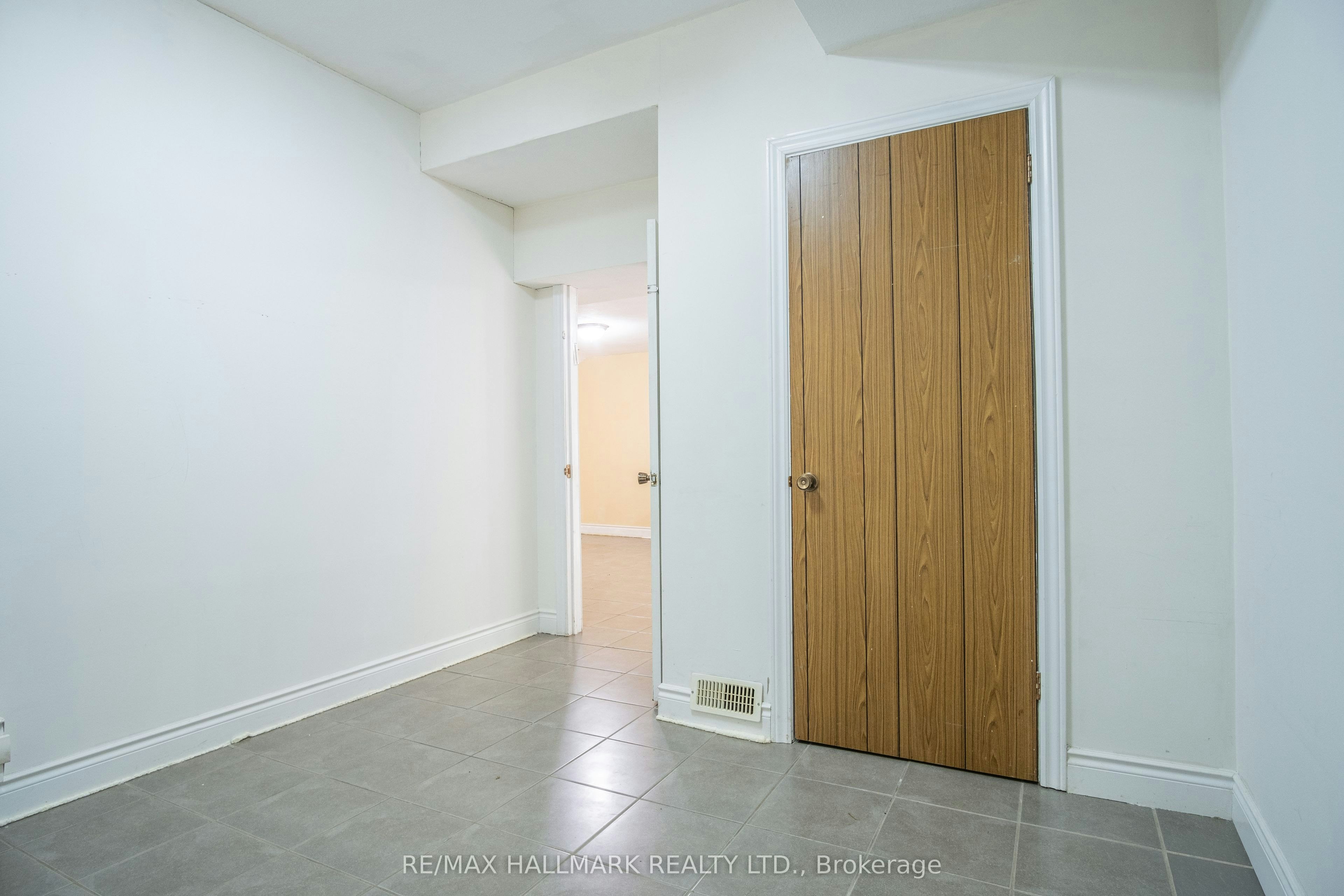 Basement-399 Lawrence Avenue W, Toronto, ON, M5M 1C1 - 13