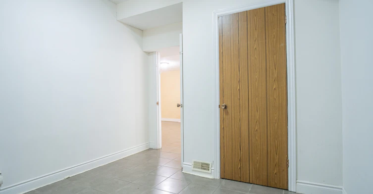 Basement-399 Lawrence Avenue W, Toronto, ON, M5M 1C1 - 13