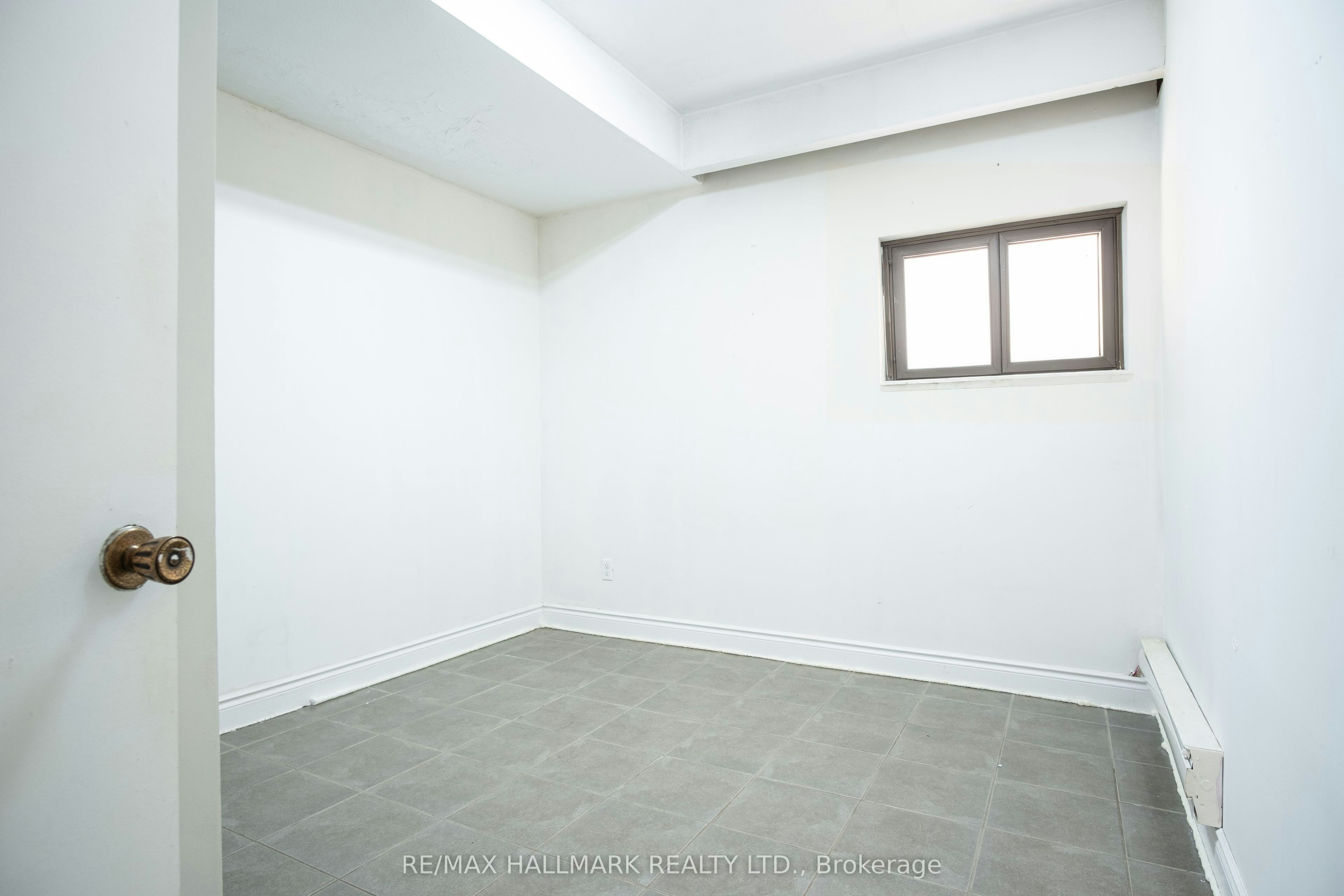 Basement-399 Lawrence Avenue W, Toronto, ON, M5M 1C1 - 12