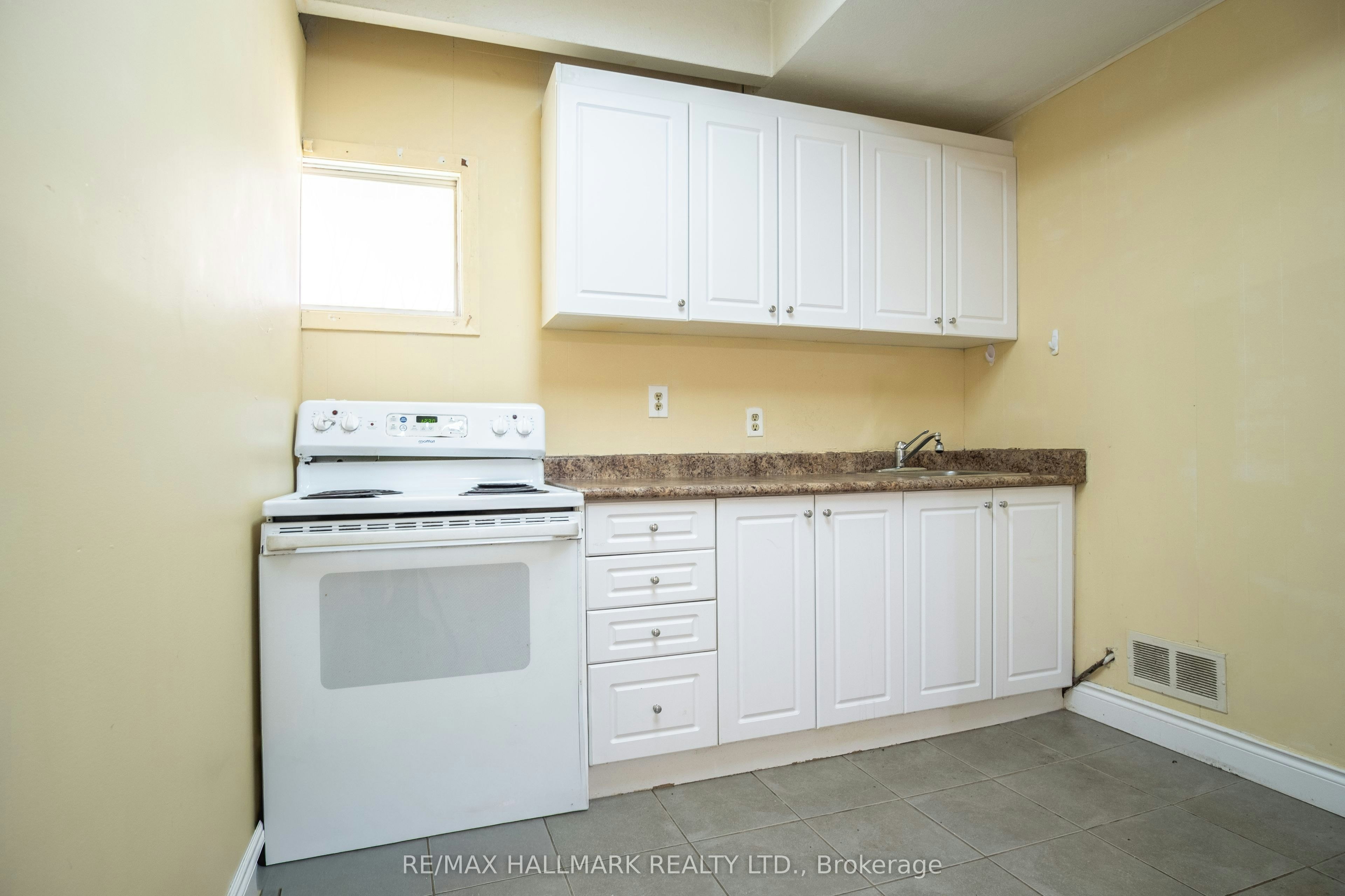 Basement-399 Lawrence Avenue W, Toronto, ON, M5M 1C1 - 15