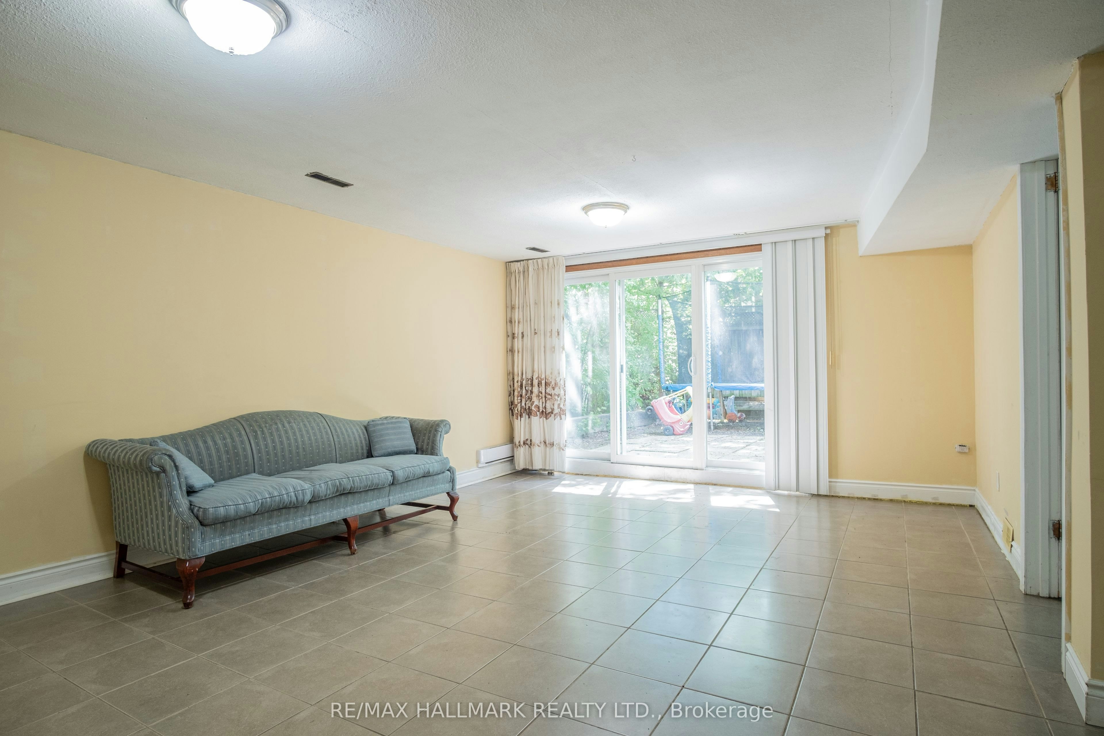 Basement-399 Lawrence Avenue W, Toronto, ON, M5M 1C1 - 7